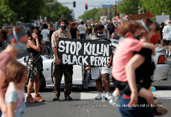 George Floyd protesters image